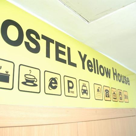 Yellow House Hostel ลวีฟ ภายนอก รูปภาพ
